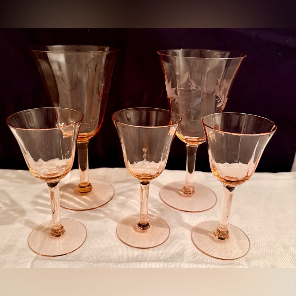 5 Pink depression optic panel wine(2) & cordial (3) glasses. 1 etched wine glass